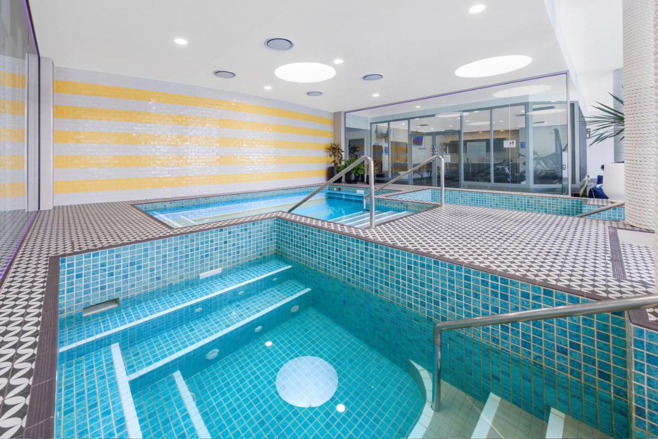 Ramada Resort By Wyndham Shoal Bay Esterno foto