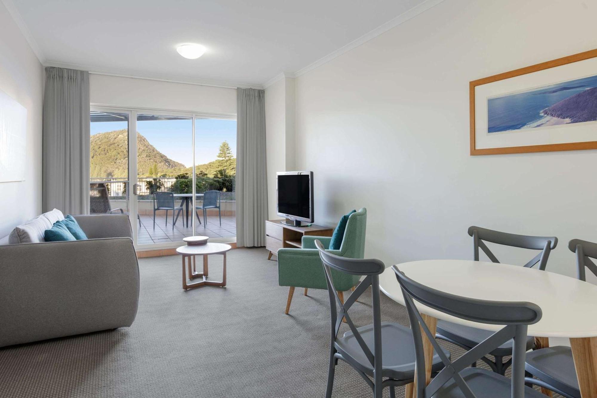 Ramada Resort By Wyndham Shoal Bay Esterno foto